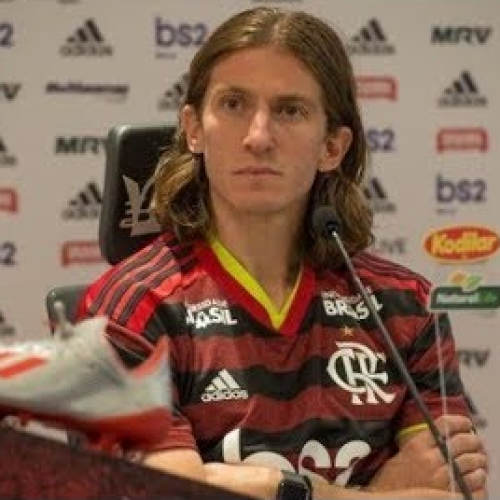Filipe Luís tem uma única opção, enquadrar os medalhões, ou será enquadrado pela torcida